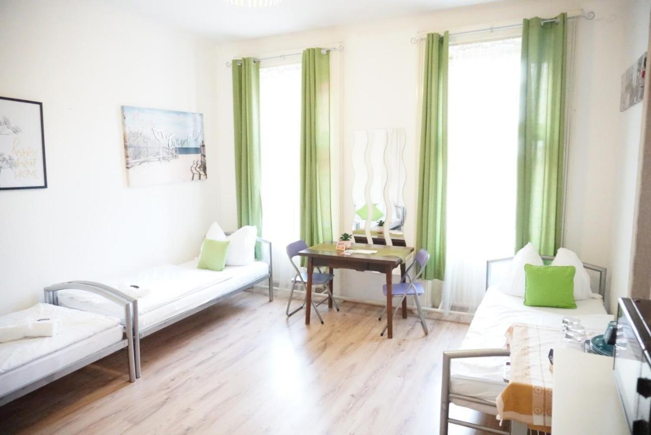 Contactless Check-In Room4You Waehring Відень Екстер'єр фото