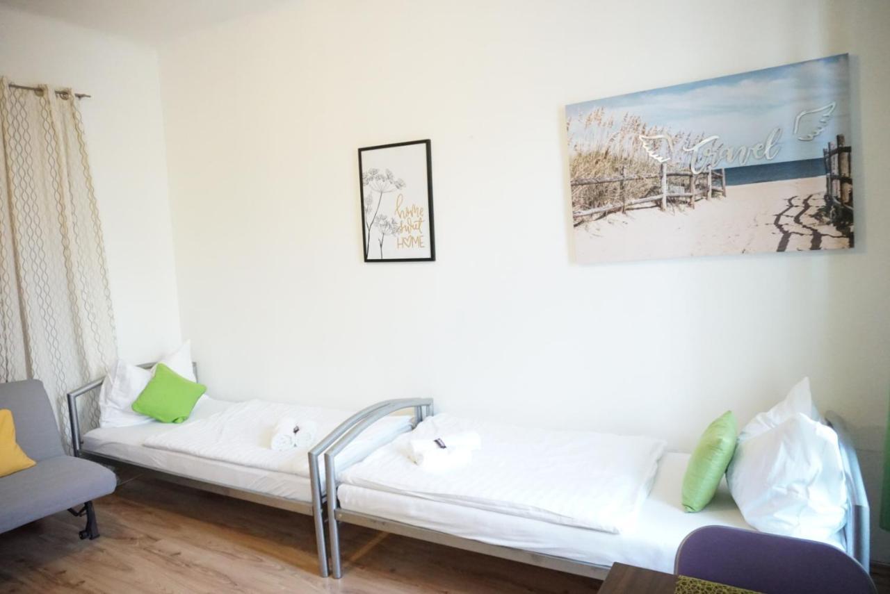 Contactless Check-In Room4You Waehring Відень Екстер'єр фото